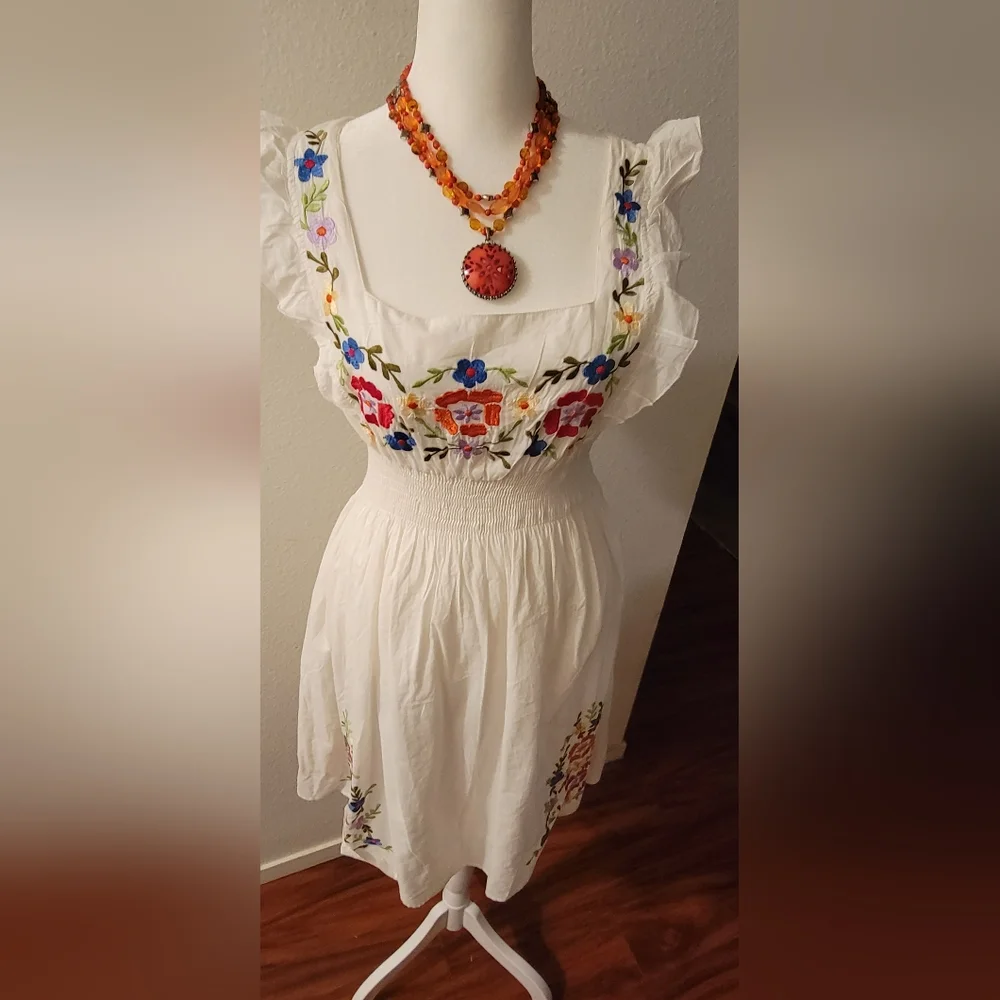 Dress - Picture 4 of 7